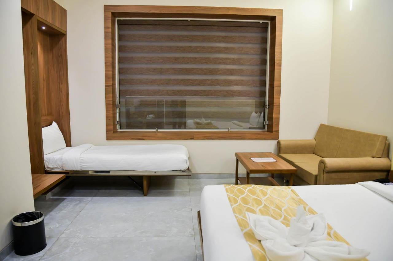Shree Ganga Smb Hotels Ujjain Exterior photo