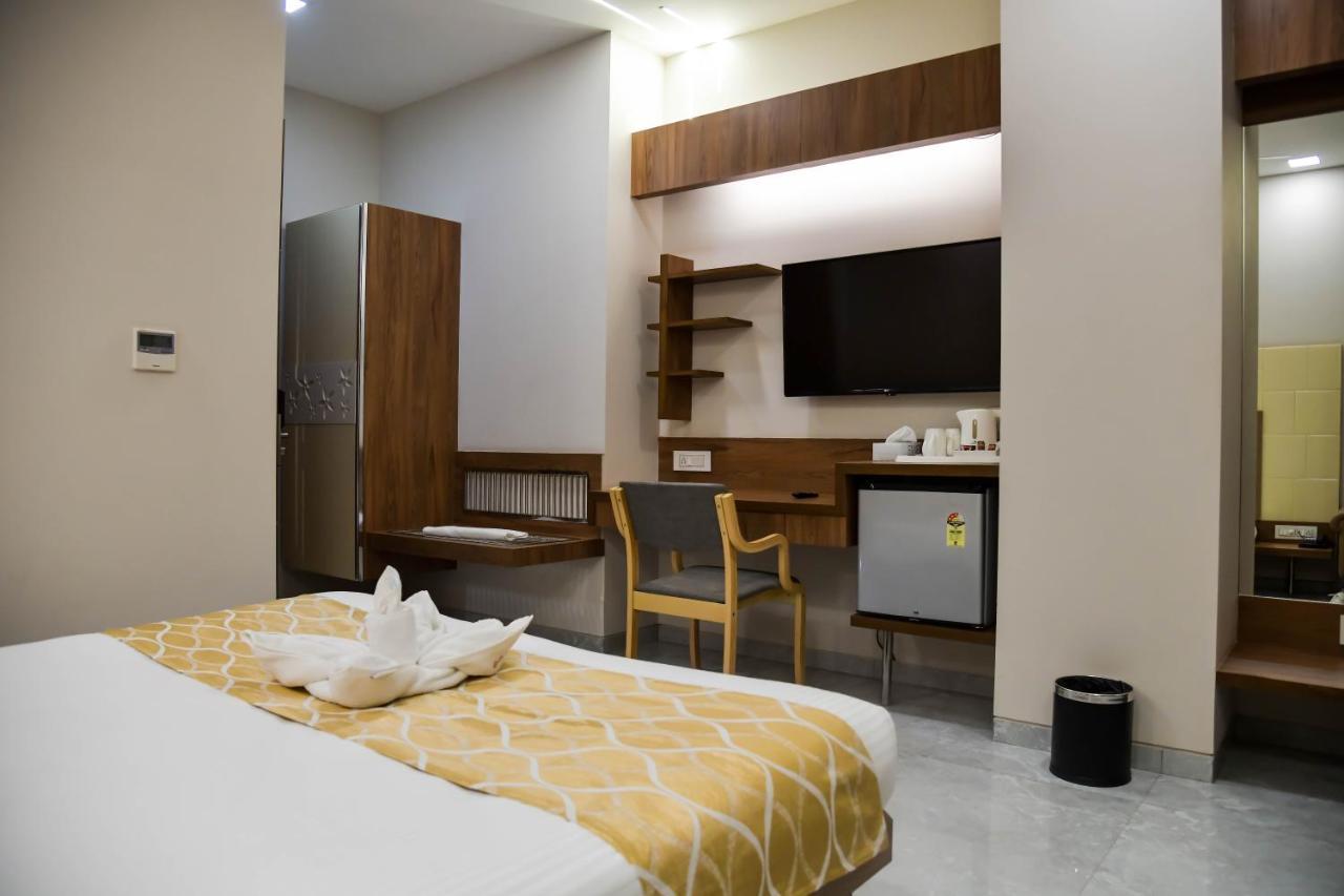 Shree Ganga Smb Hotels Ujjain Exterior photo