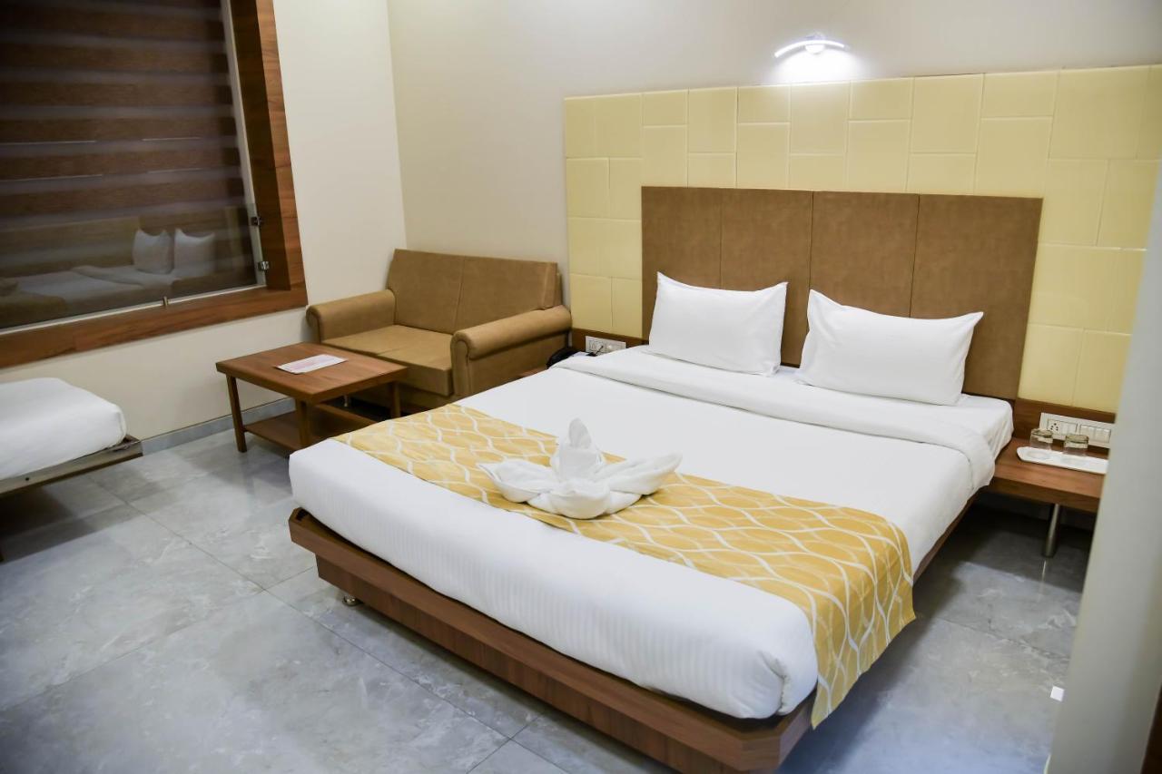 Shree Ganga Smb Hotels Ujjain Exterior photo